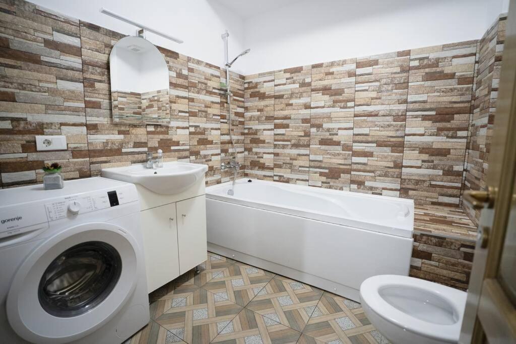 יאשי Alex 2 Apartament מראה חיצוני תמונה